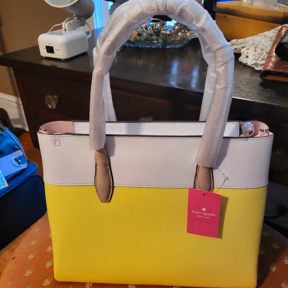 kate spade Handbags - Brand new Kate Spade bag